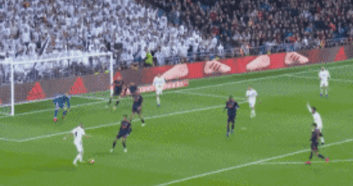 熟悉么？图片报：慕尼黑1860极端球迷在拜仁训练场涂鸦