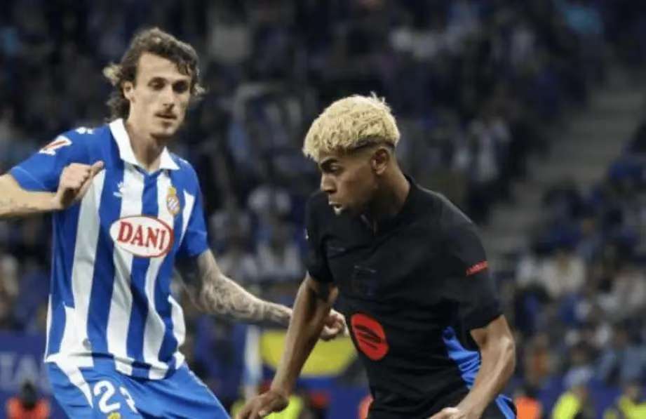 挑起进攻大旗！鲍威尔半场10中5得到16分2篮板1助攻