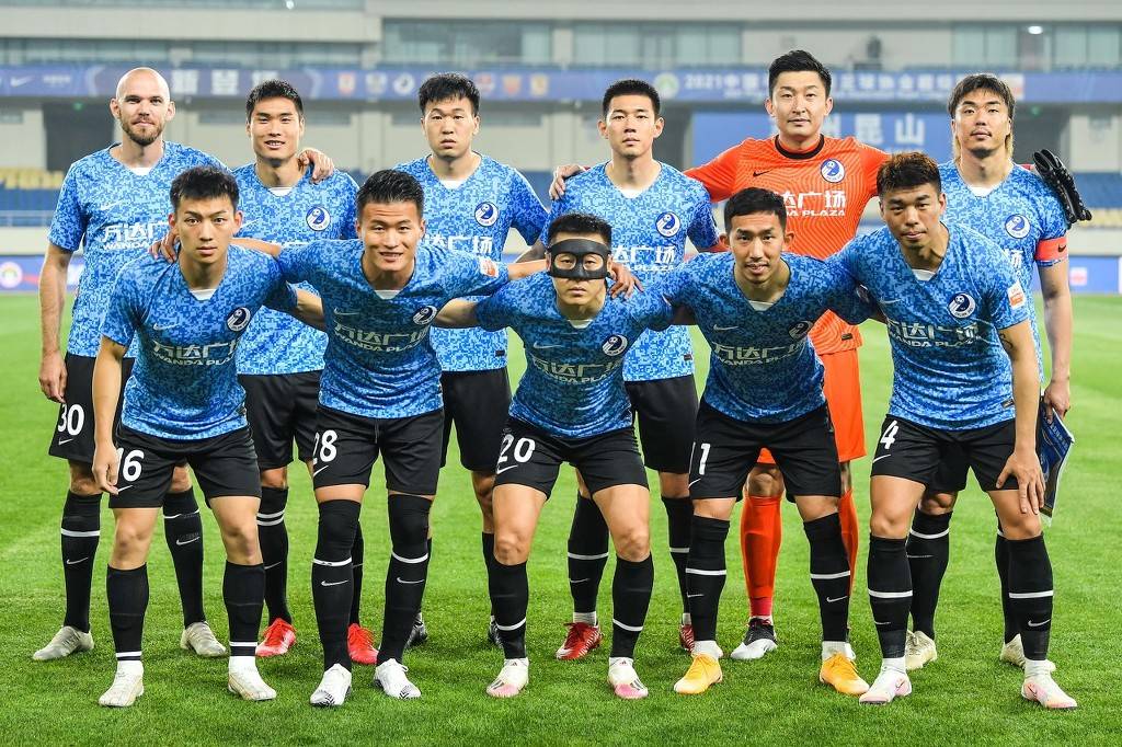手感冰凉！浓眉未伤退半场0分还要追溯到近10年前