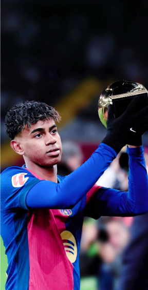 记者：16岁布基纳法索中场签约白堡，未来有望加盟切尔西