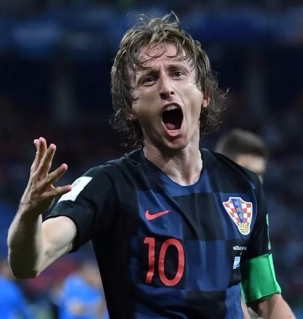 39岁仍然无所畏惧：诺伊尔的拜仁传奇继续