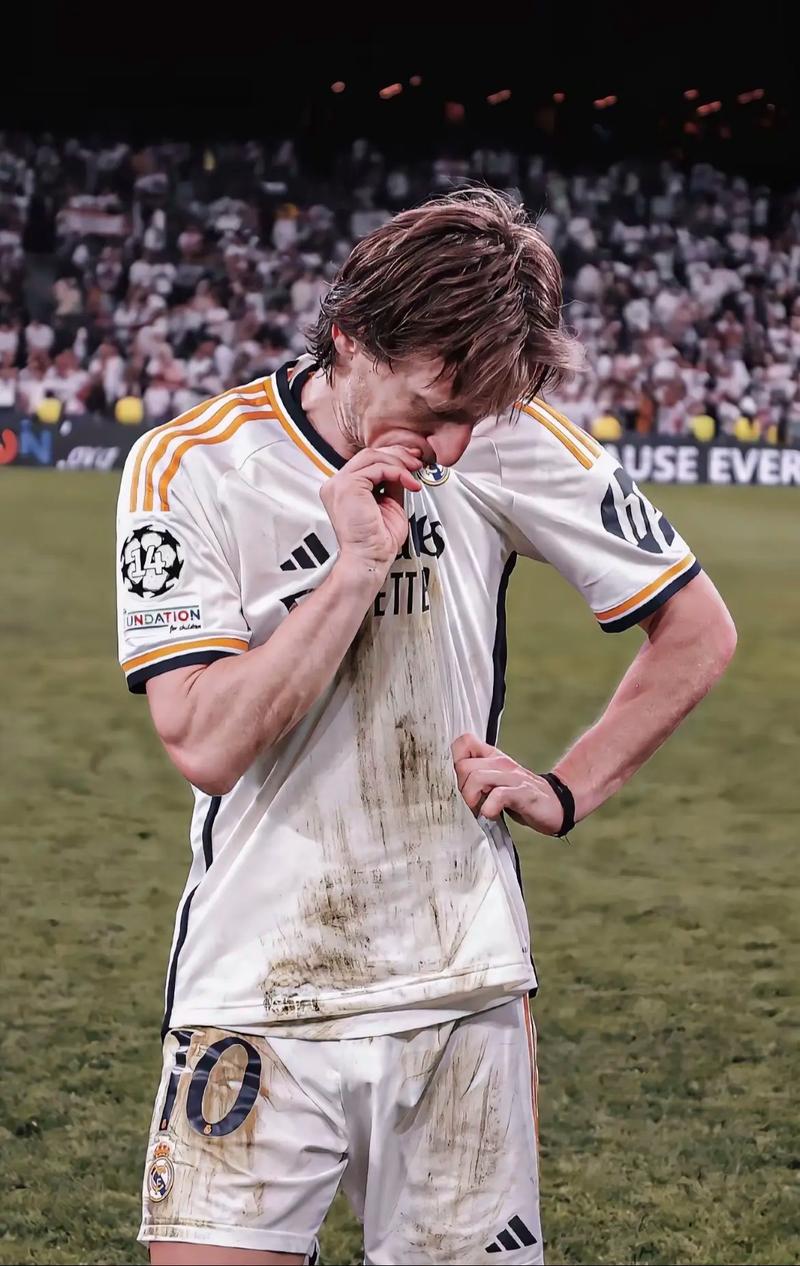 凯尔特人本赛季对50%胜率球队拿到7胜，全联盟仅次于活塞